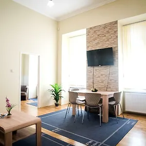 Apartment Regiposta Street- Center, Budapest